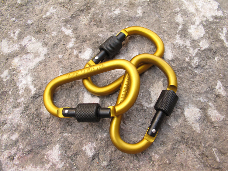 Reliable Outdoor Carabiner — Keeps Your Gear Close, Hands Free