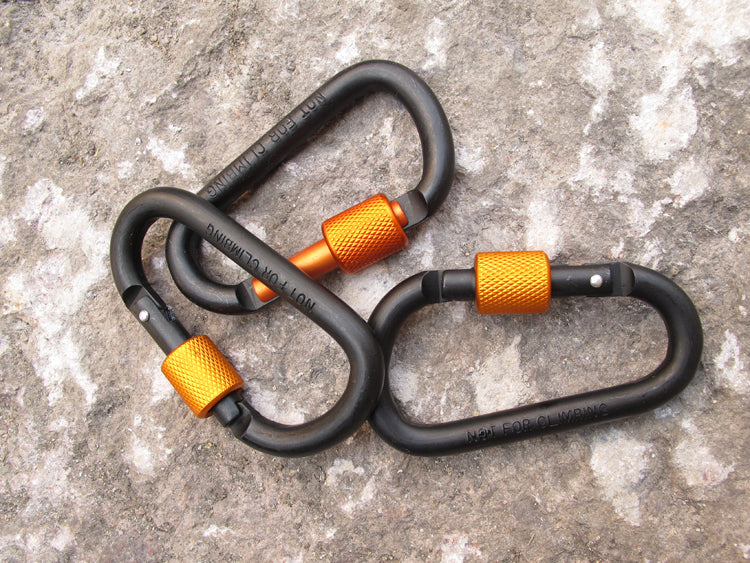 Reliable Outdoor Carabiner — Keeps Your Gear Close, Hands Free