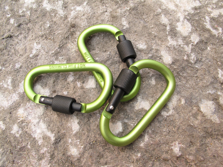 Reliable Outdoor Carabiner — Keeps Your Gear Close, Hands Free